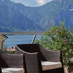Hotel Peler 2*