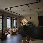 Peler Hotel 2*