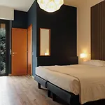 Peler Hotel