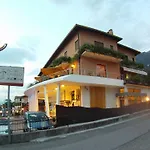 Peler Hotel 2*