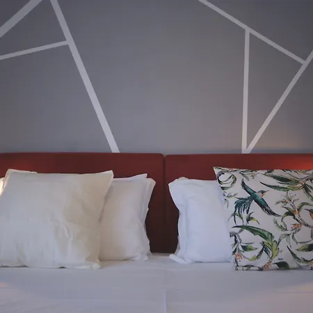 Peler Otel 2*