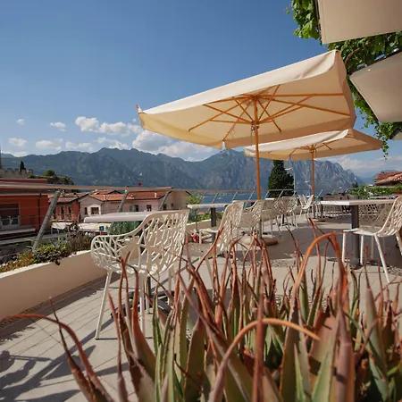 Otel Peler 2*