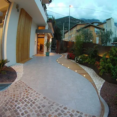 Otel Peler 2*